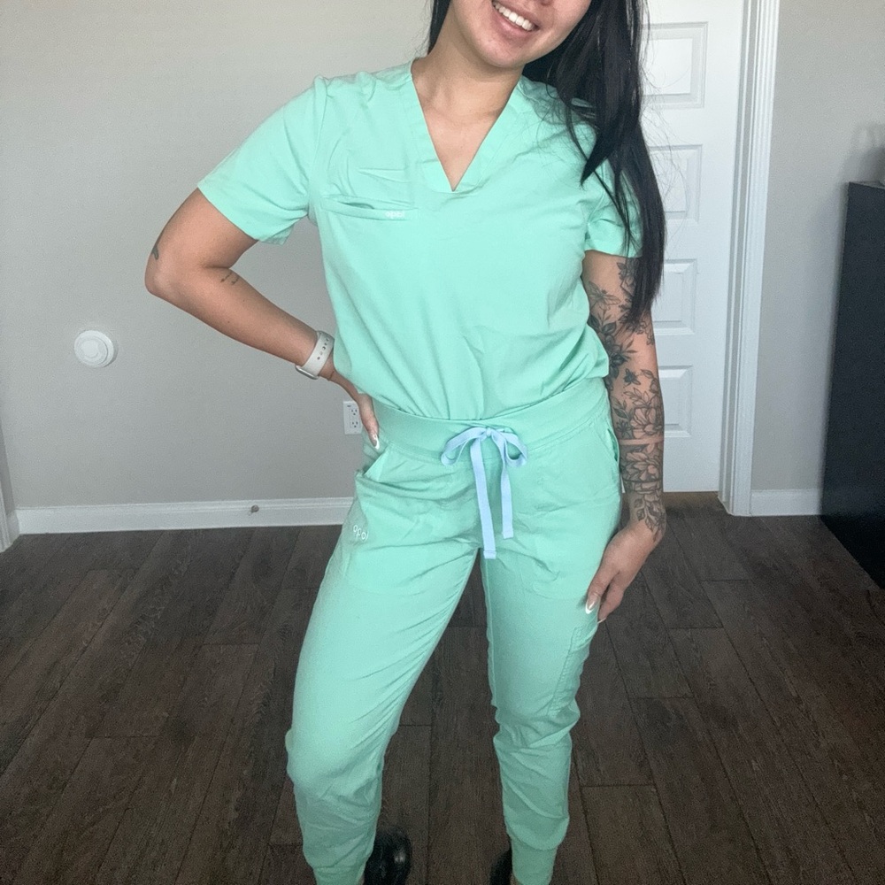 Brand New Lago Scrub Set - Seafoam Green
